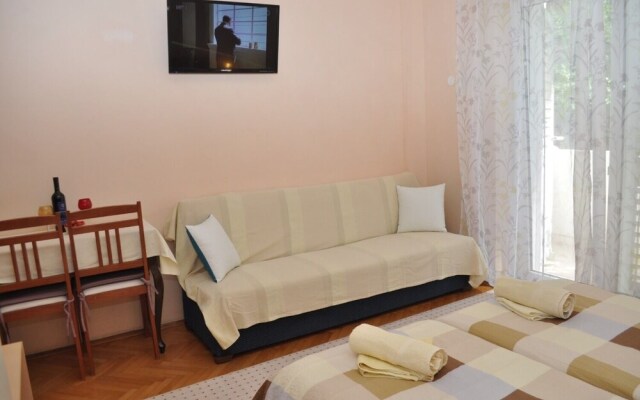 Apartments and Rooms Ljuba - 130 Meter From Sea