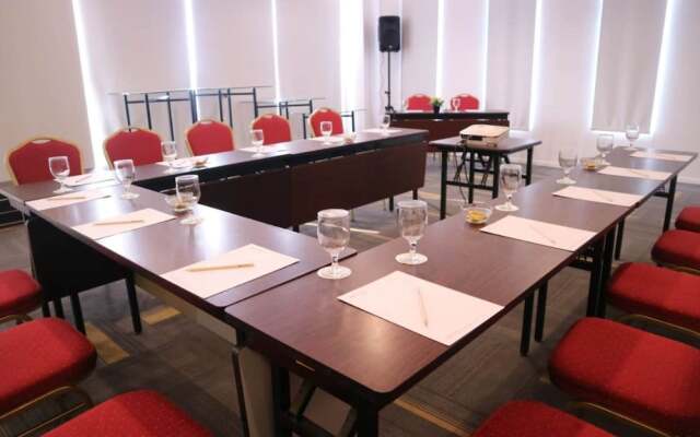 Zuri Express Lippo Cikarang Hotel