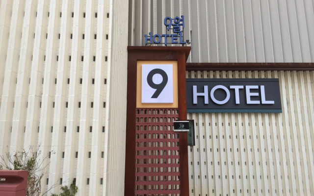 9 Hotel