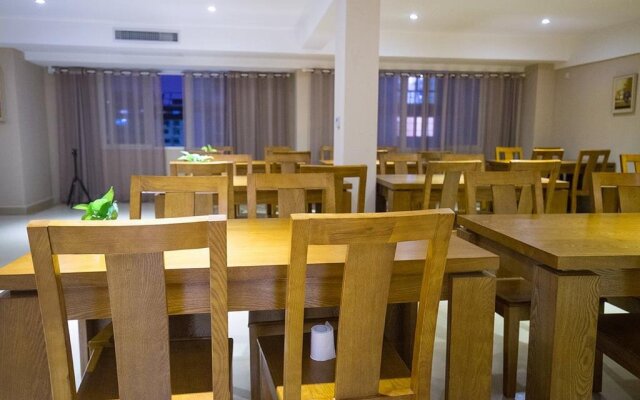 Creative Holiday Hotel