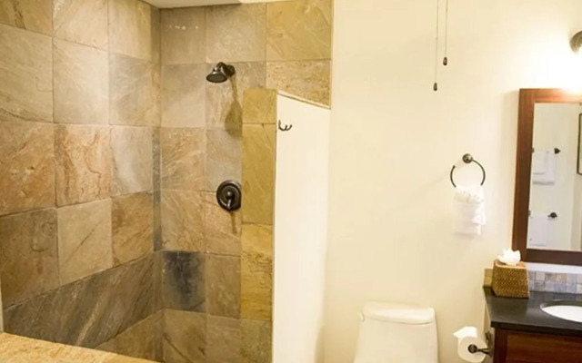 Aina Nalu Condo I202 by RedAwning