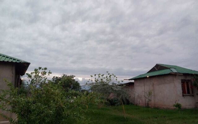 WE4Kenya Guesthouses and Farm