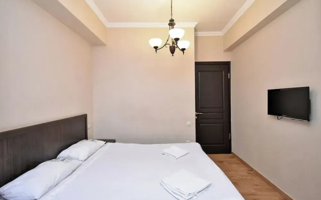 Apartment by Luxe Group KO110