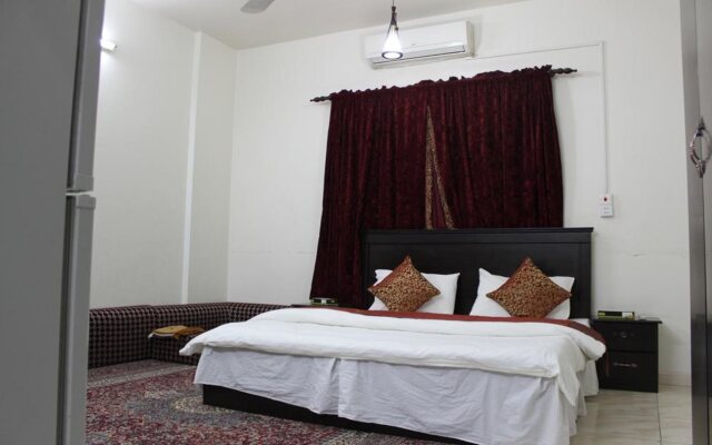 Al Eairy Furnished Apartments Al Baha 4