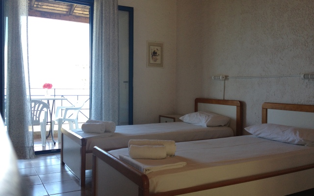 Metaxatos Apartments