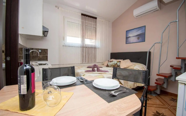 Apartments with pool in Pula,Croatia