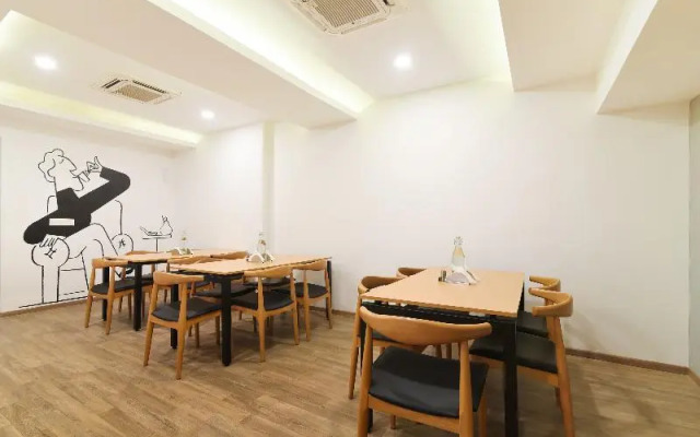 Srm by OYO Rooms
