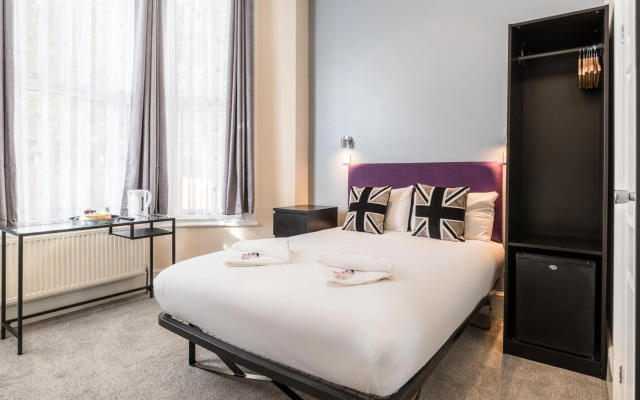 Royal London Hotel by Saba