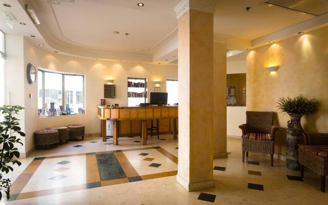 Beach Hotel by Zvieli hotels