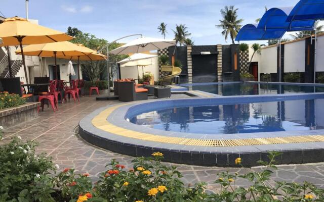Grand Sari Hotel