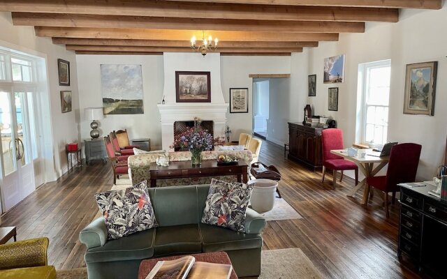 Banhoek Corner Guesthouse