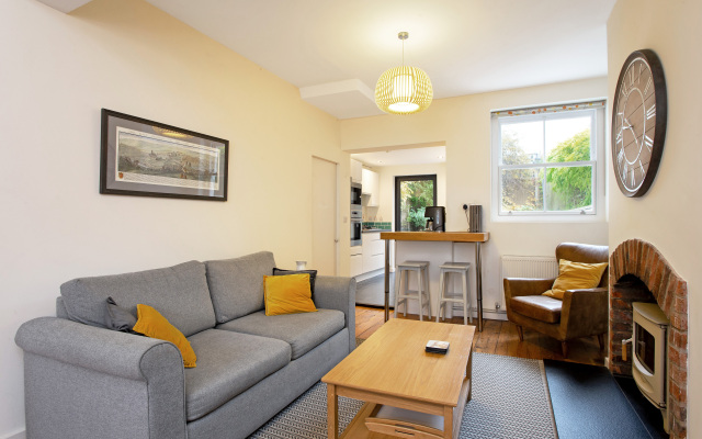 Perfect for family stays, ideal for walk to shops & restaurants