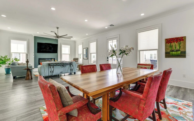 Walk to Pass Christian Beach: Stunning Family Home