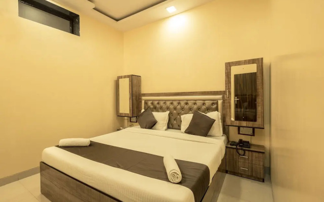 Hotel Apsara Near JJ Hospital