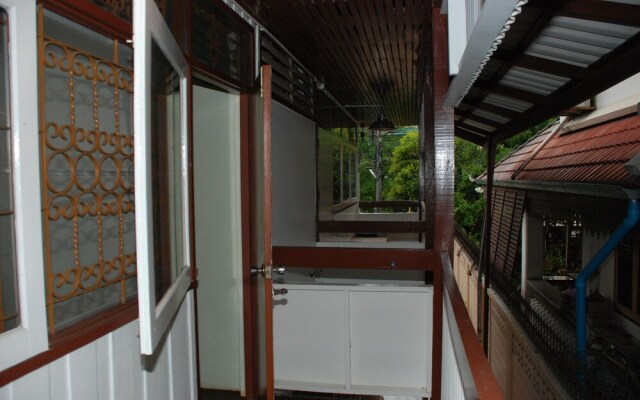 ME HUG Hostel&Restaurant