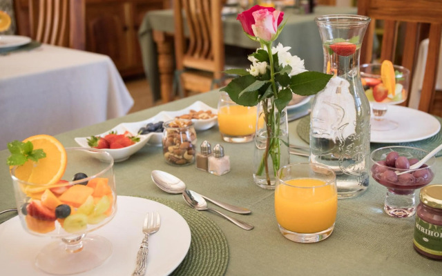 Mirihof Retreat and Olive Estate