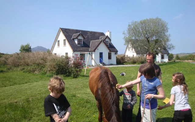 Letterfrack Farm Lodge house in Letterfrack village Connemara