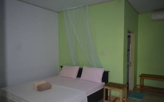 Del Mar Home Stay and Cafe