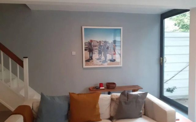 3 bed Apartment With Garden in Zone one se1