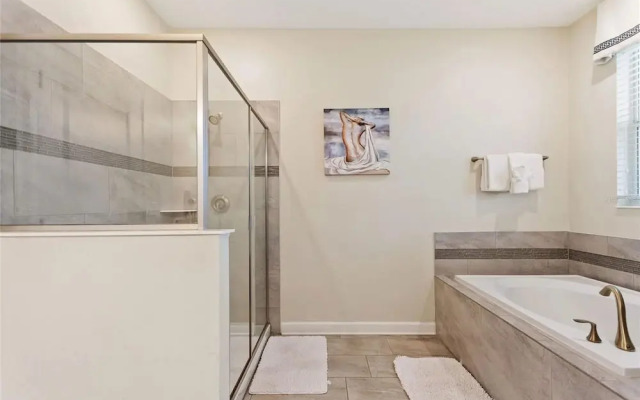 Upstay - Championsgate Home w Hot Tub-pool-cinema