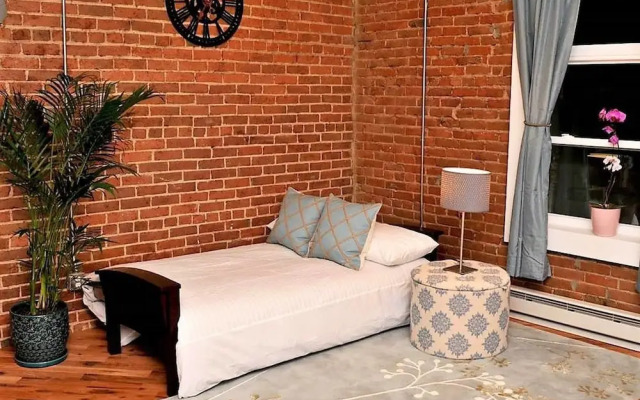 The Historical Baker Hideaway
