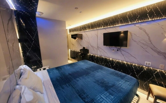 Umbrella Hotel Brooklyn