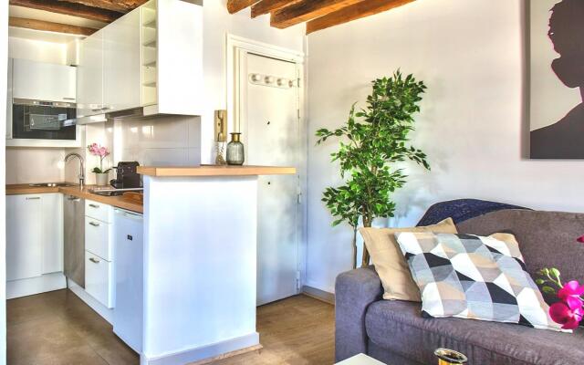 B 841  - Saint Germain des Près - Spacieux appartement