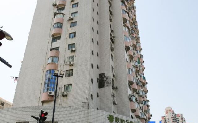 Pebble Motel (Shanghai Zhongshan Park Metro Station)