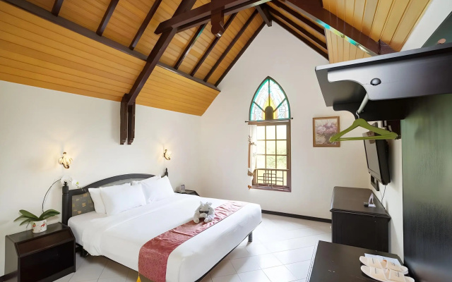 Royal Hotel and Villa Batu