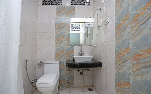 Oyo 33349 Budha Palace