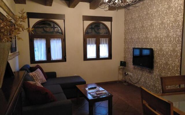 Apartamentos La Casa Del Grial