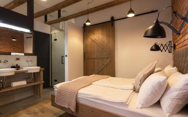 Gentry11 Rooms And More