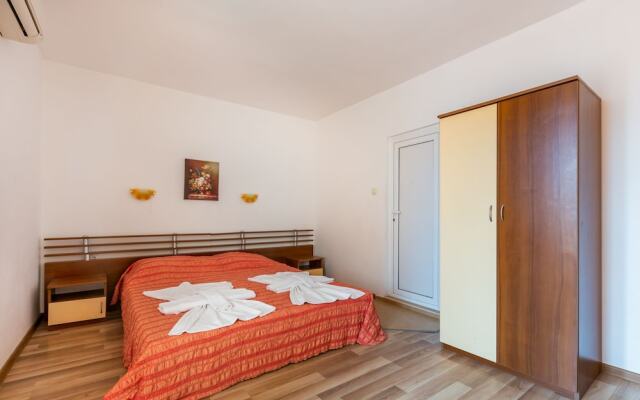 Classic Double Room in Dafinka Guest House