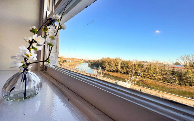 The Quayside Apartment Hotel