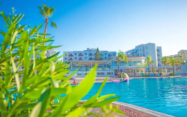 Marlita Beach Hotel Apartments