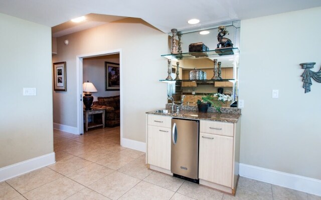 Crb0810 3 Bedroom Condo