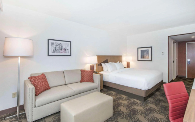 DoubleTree by Hilton Raleigh - Cary