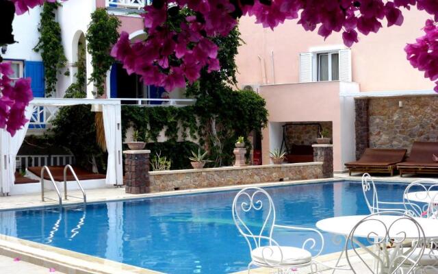 Summer Holiday by Atalos Suites