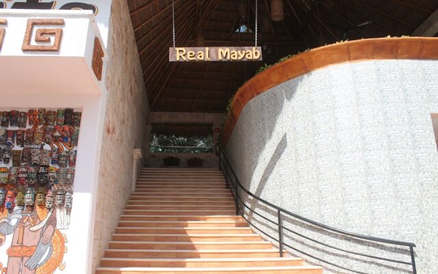 Real Mayab Hotel & Bungalows