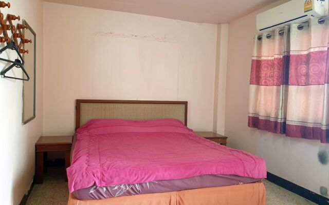 Oyo 1079 Ban Wongdarin