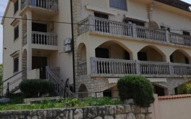 Xena - Comfort and Spacious - A4 Orange