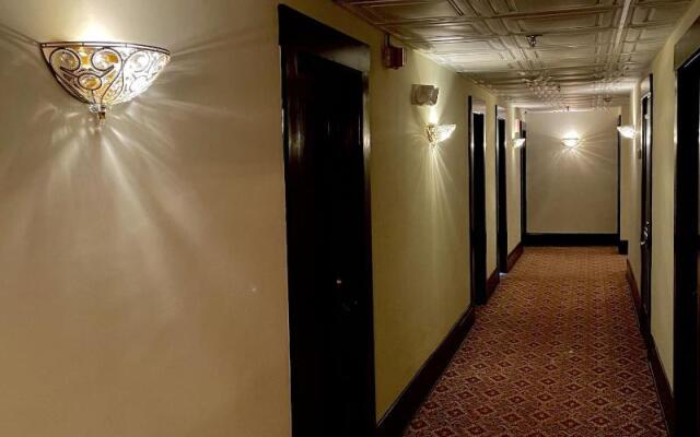 The DeLand Hotel
