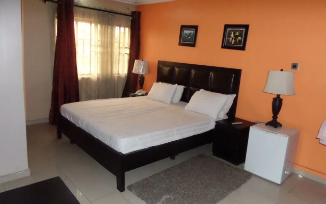 Cristabol Apartments