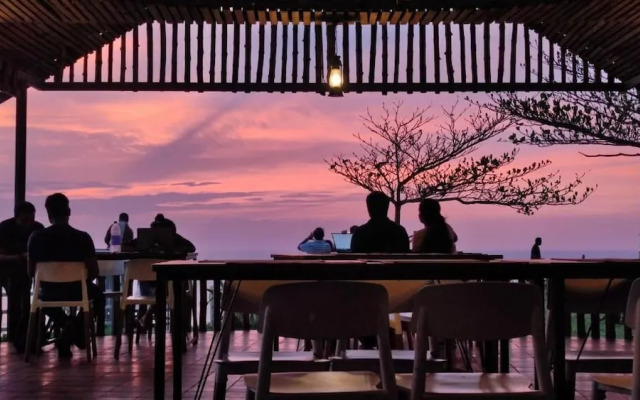 Pura Vida Varkala