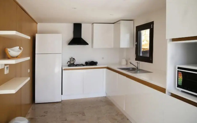 Villa Sandra Torba - 5 Bedrooms