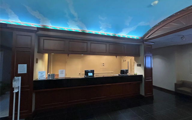 Best Western Chocolate Inn at the Park