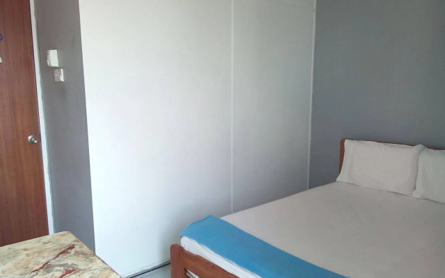 Discovery Cafe and Guesthouse