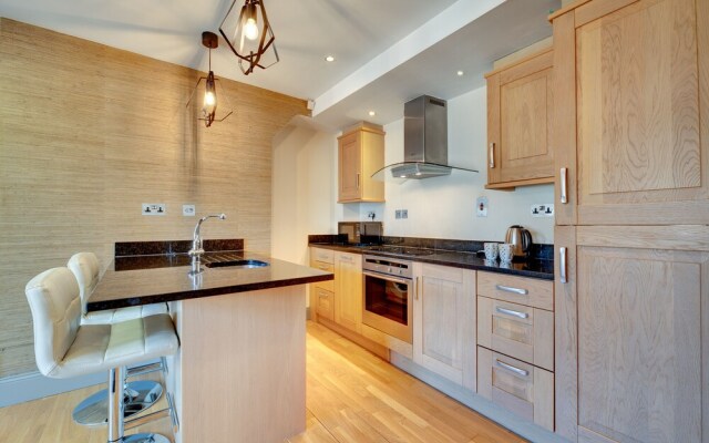 Week2Week 2Bed & 2Bath Jesmond Apartment