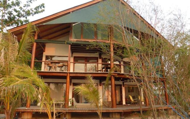Castaway Surf Retreat 1