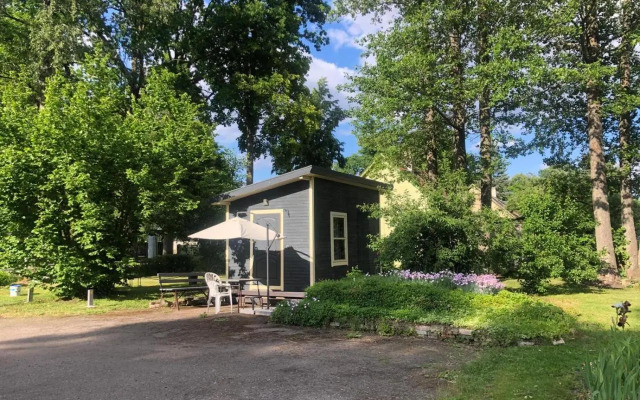 Melluzi Cottage